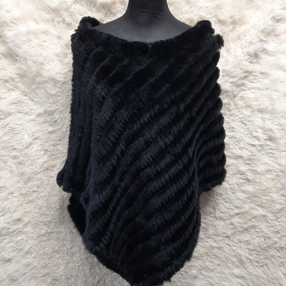 Wilson's Leather Women's Black 100% Rabbit Fur Outer Poncho One size fit all - Picture 1 of 7